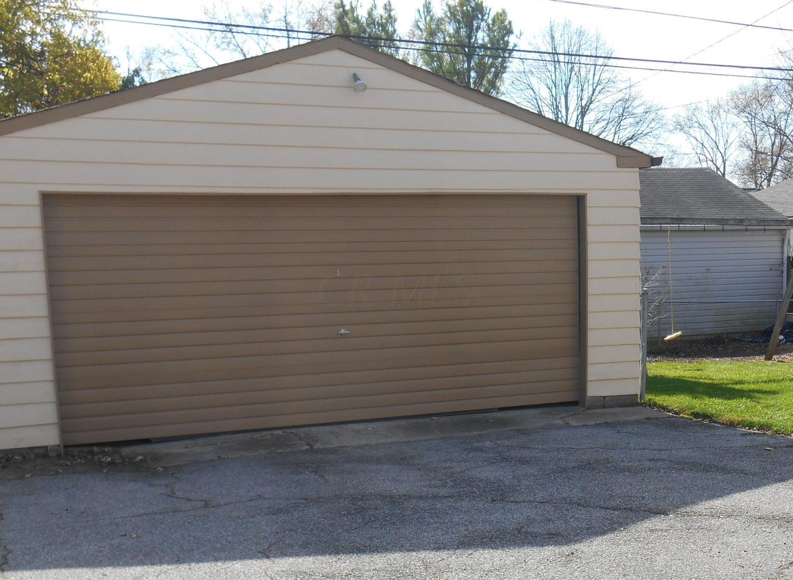2715 Nottingham Road Columbus, OH 43221 - Photo 14 of 20