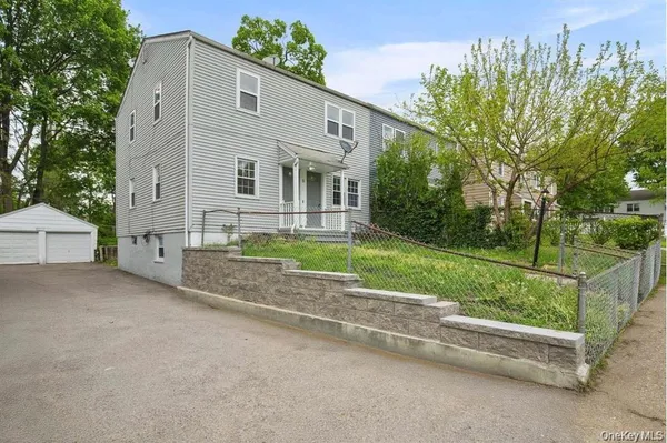 $1,800 | 15 Vernon Terrace, Poughkeepsie, NY 12601