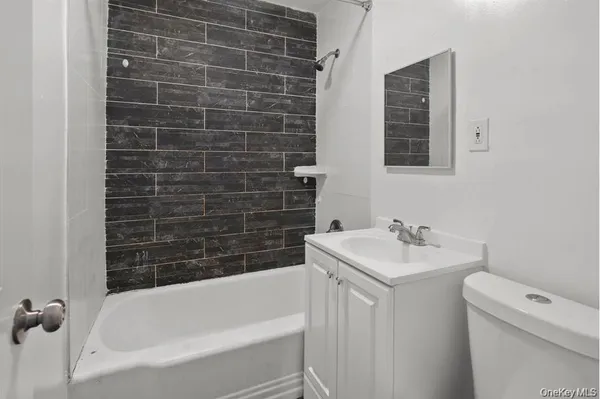 $1,800 | 15 Vernon Terrace, Poughkeepsie, NY 12601