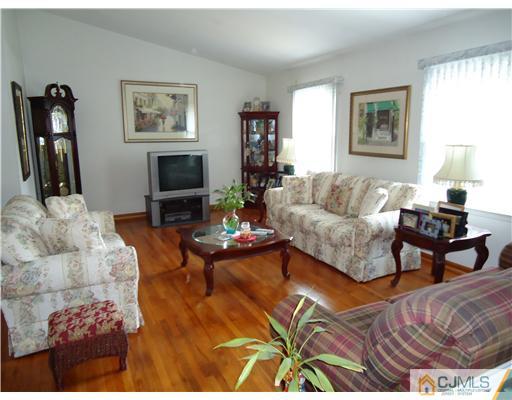26 Harmon Road Edison, NJ 08837 - Photo 2 of 10 Gallery Image 2