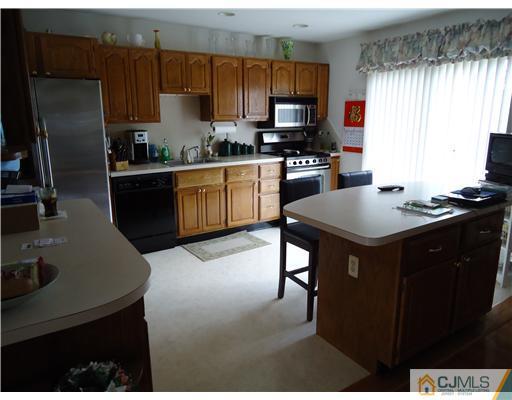 26 Harmon Road Edison, NJ 08837 - Photo 4 of 10 Gallery Image 4