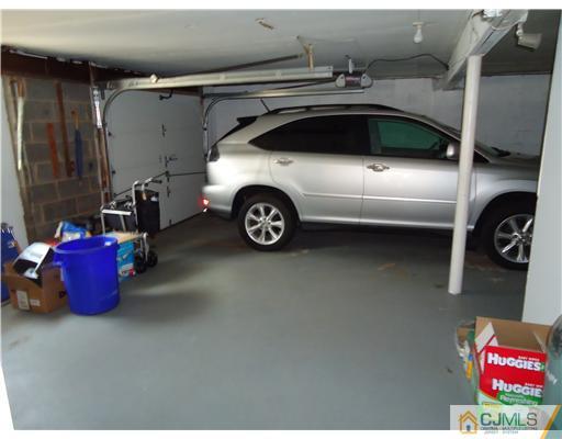 26 Harmon Road Edison, NJ 08837 - Photo 5 of 10 Gallery Image 5