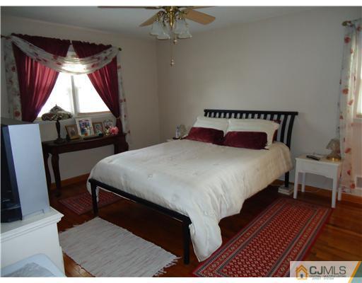 26 Harmon Road Edison, NJ 08837 - Photo 6 of 10 Gallery Image 6
