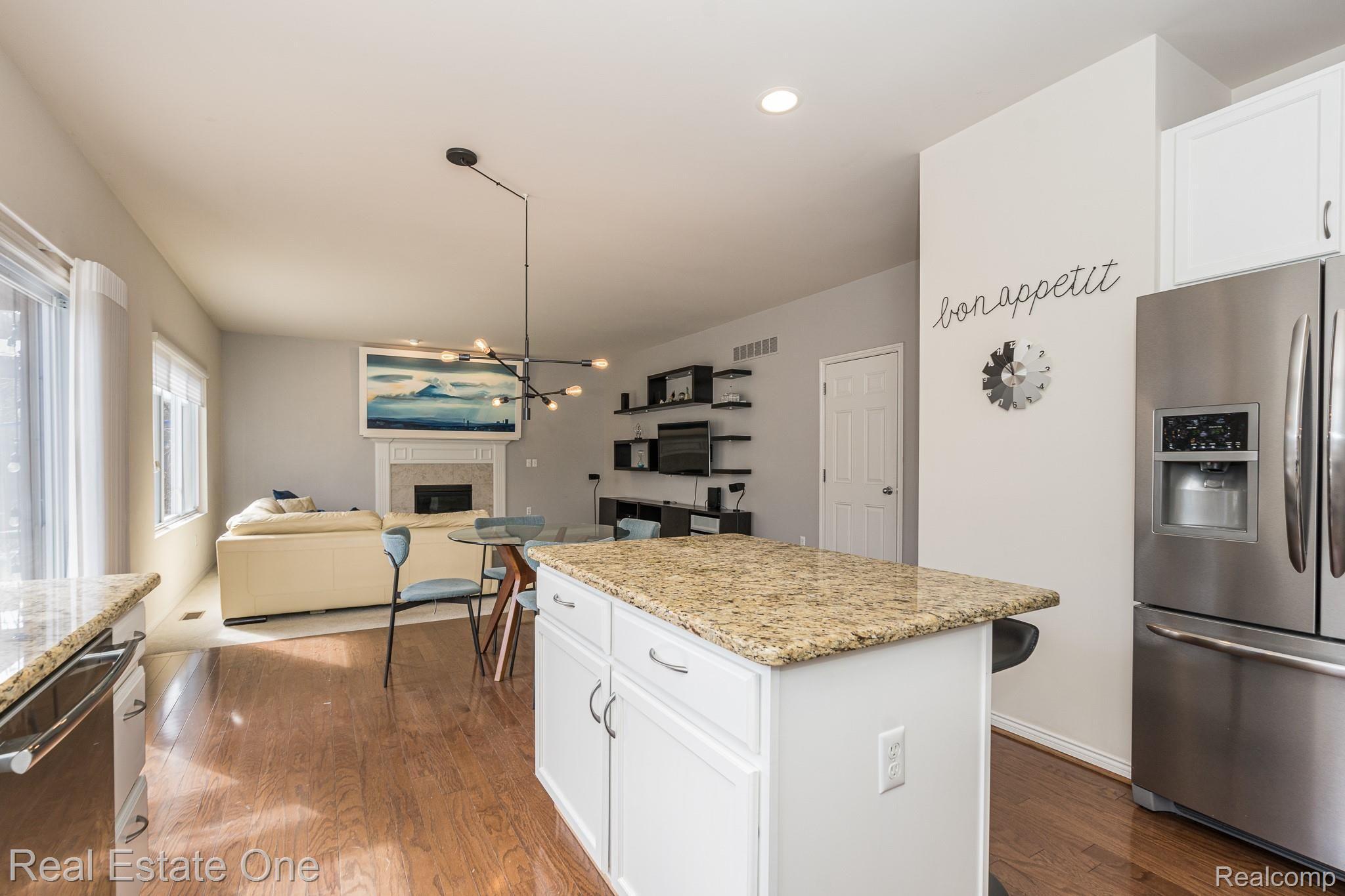 3296 Fantail Drive Rochester, MI 48309 - Photo 10 of 41 Fantail MLS-W025.jpg