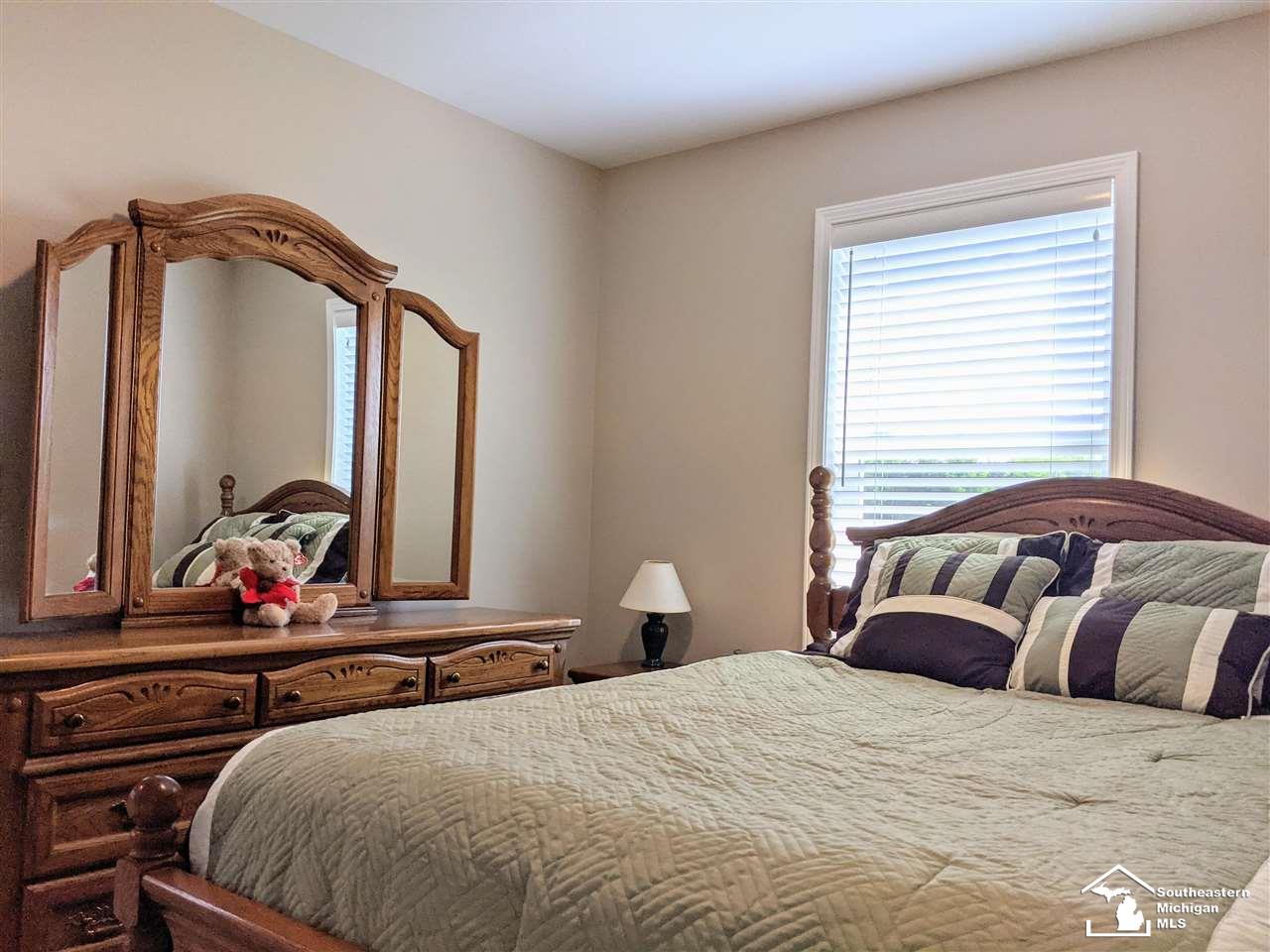 1787 Sheick Road Monroe, MI 48162 - Photo 7 of 33