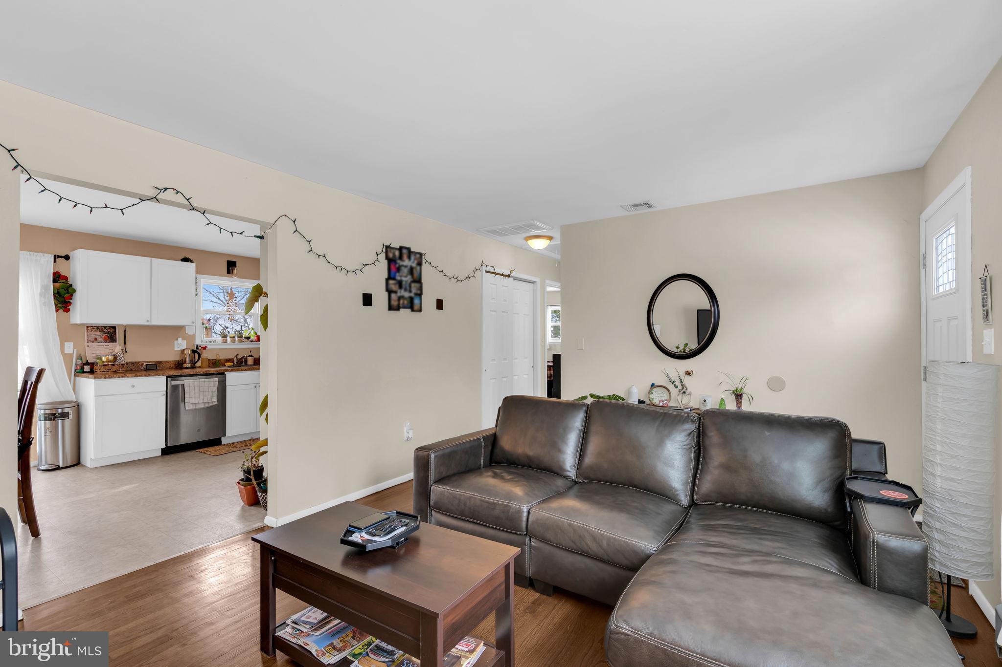 463 Ensign Road Forked River, NJ 08731 - Photo 5 of 21 a living room with furniture