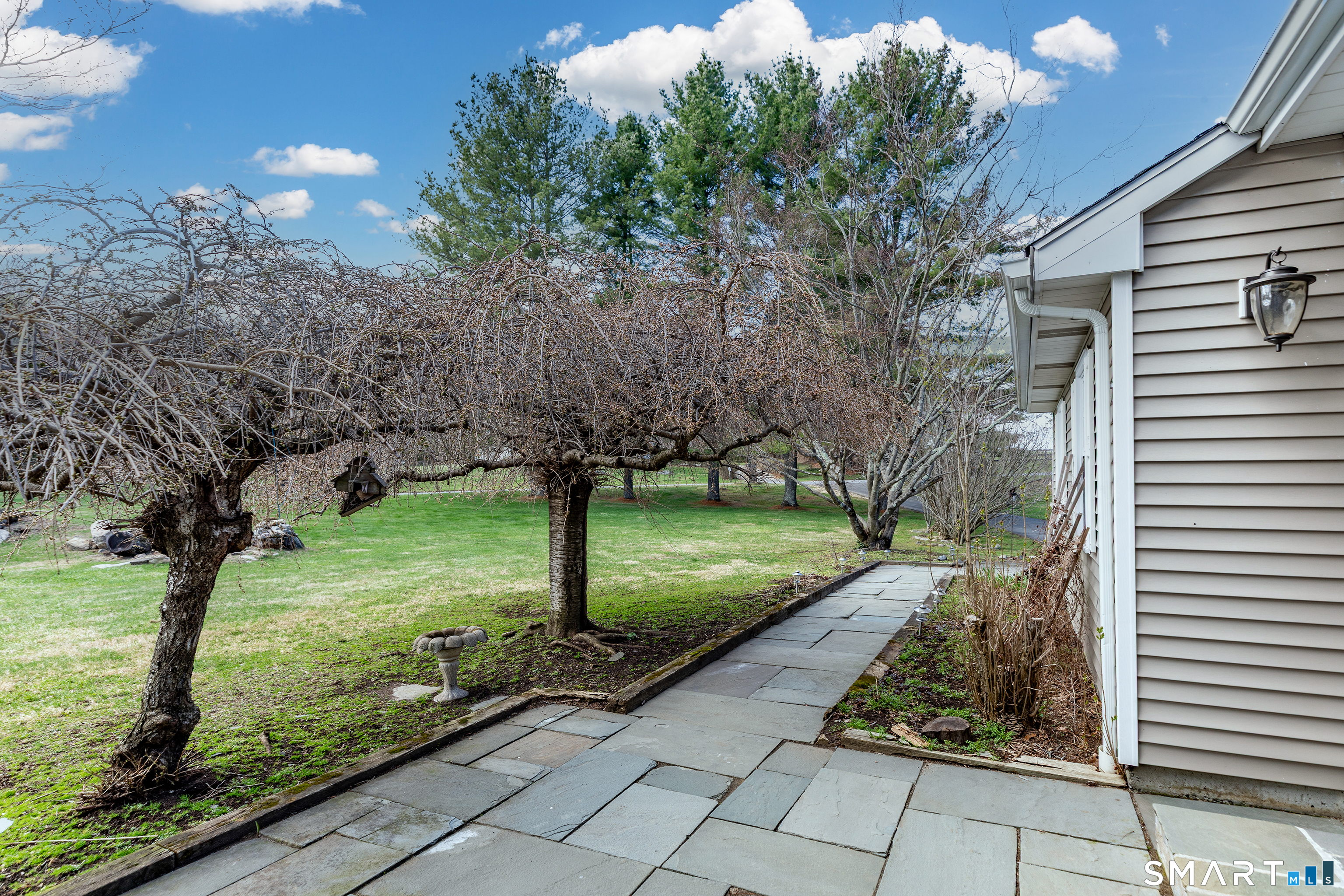 12 Quaker Ridge Road Sherman, CT 06784 - Photo 3 of 40