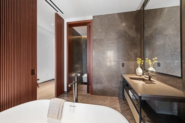 $20,450,000 | Undisclosed Address | Midtown Central