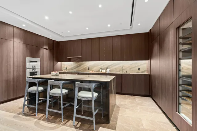 $20,450,000 | Undisclosed Address | Midtown Central