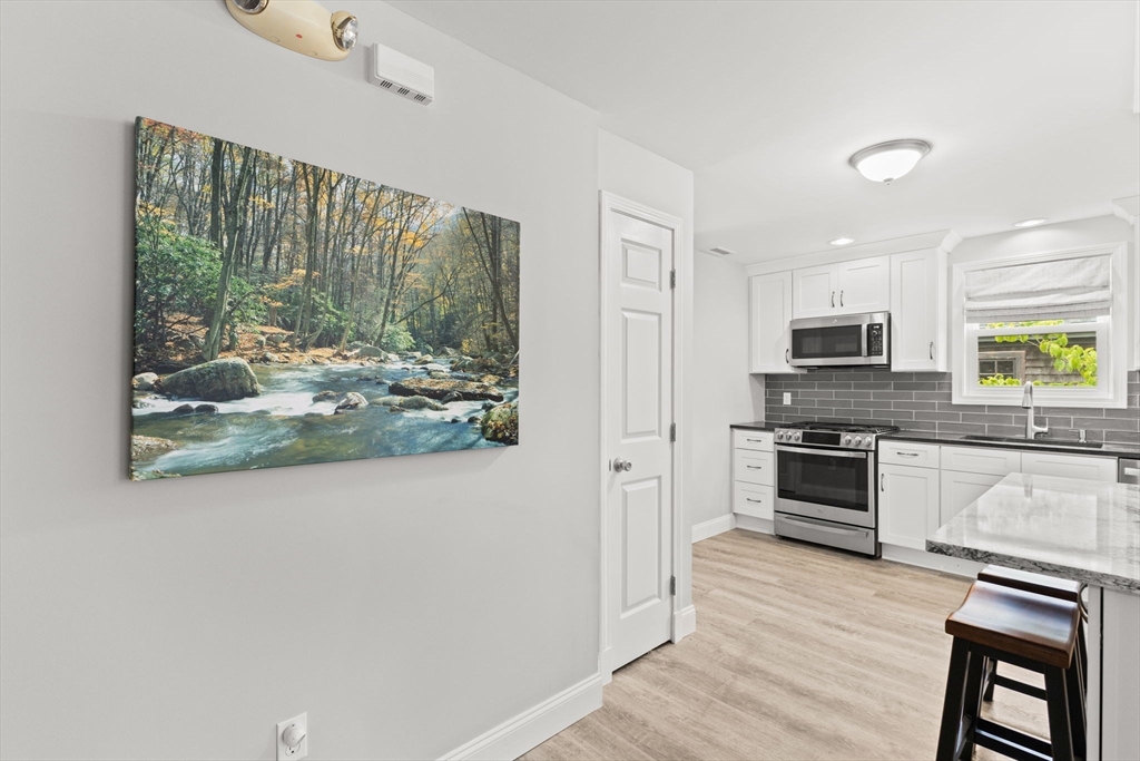 106 Circuit Avenue Wareham, MA 02571 - Photo 7 of 34