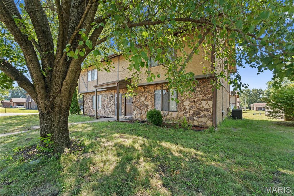 102 Kensington Heights Road Belleville, IL 62226 - Photo 2 of 22