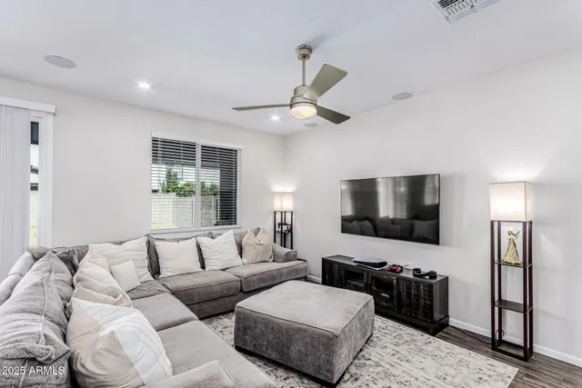 $2,000 | 17478 West Paraiso Lane, Surprise, AZ 85387