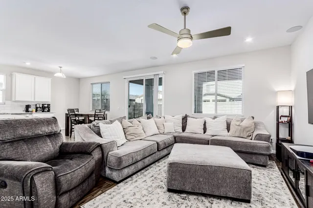 $2,000 | 17478 West Paraiso Lane, Surprise, AZ 85387