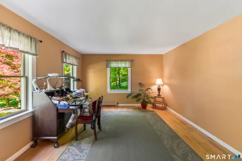 $640,000 | 18 Gelding Hill Road, Newtown, CT 06482