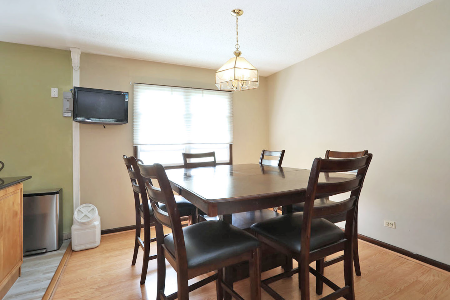 4624 Thornbark Drive Hoffman Estates, IL 60192 - Photo 11 of 30 a view of a dining room with furniture and window