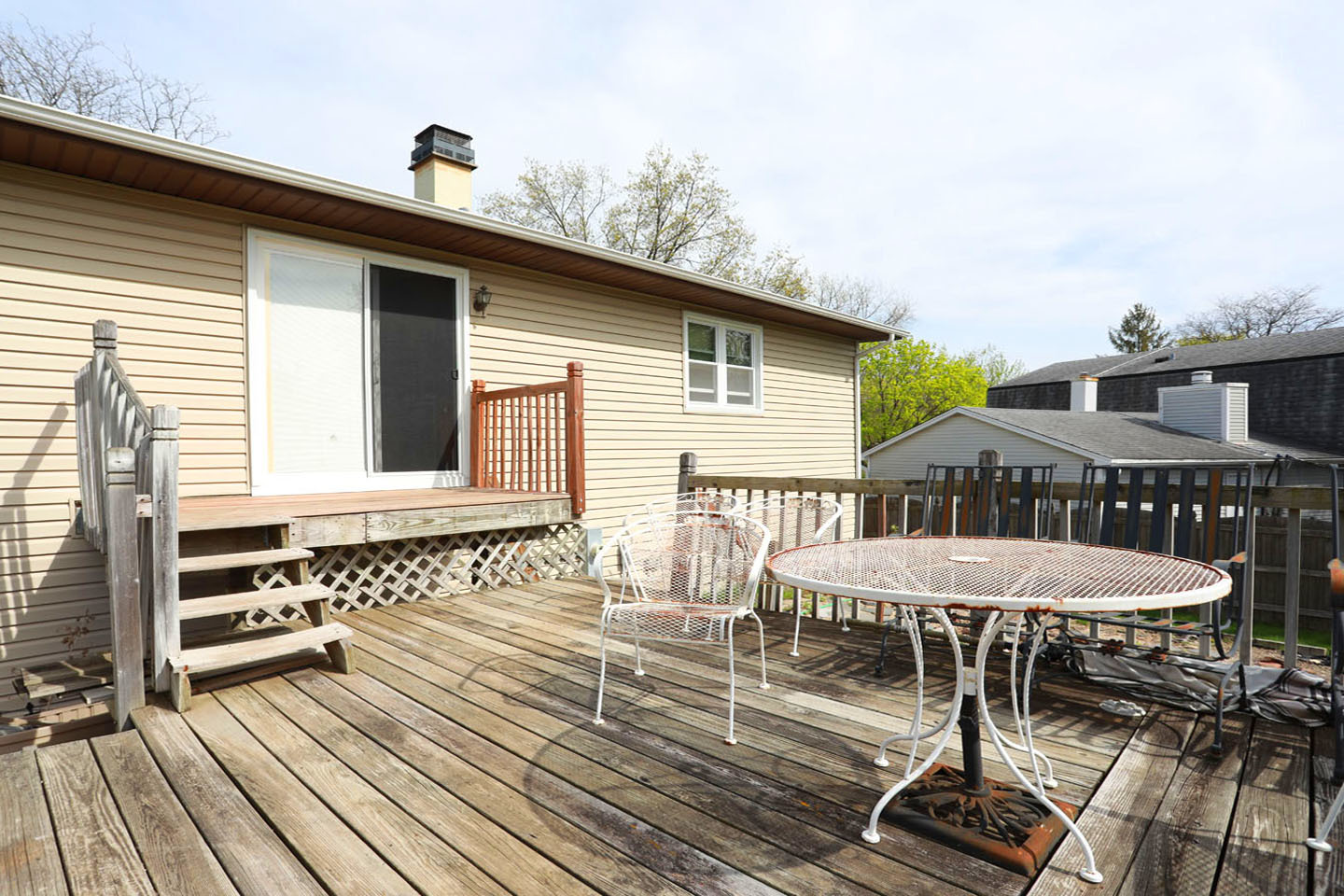 4624 Thornbark Drive Hoffman Estates, IL 60192 - Photo 28 of 30 a balcony with a table and chairs