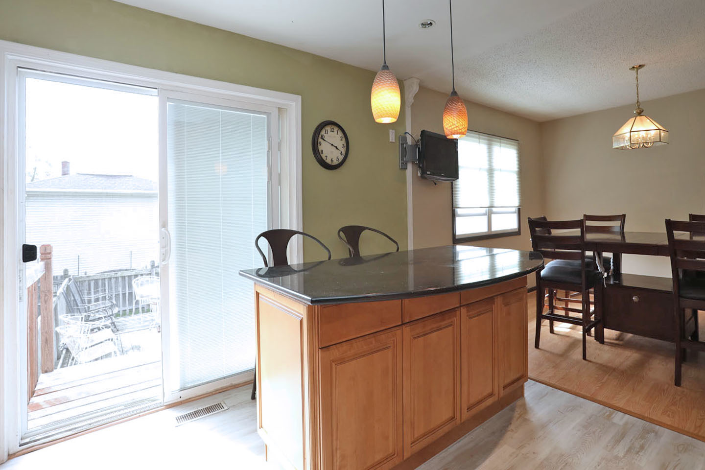 4624 Thornbark Drive Hoffman Estates, IL 60192 - Photo 7 of 30 a kitchen with counter top space and dining table