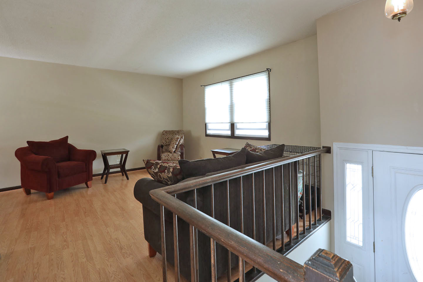 4624 Thornbark Drive Hoffman Estates, IL 60192 - Photo 8 of 30 a view of a livingroom with furniture and windows
