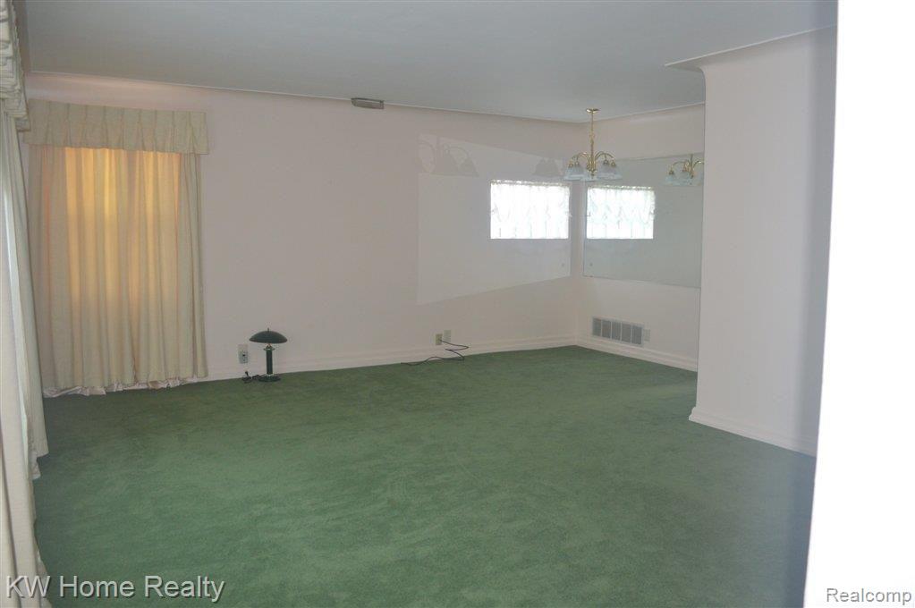 15045 Inkster Road Livonia, MI 48154 - Photo 9 of 9 Living Room LV(2).jpg