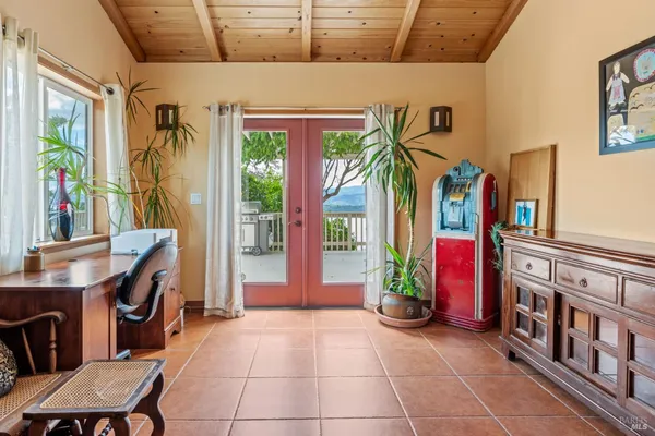 $1,050,000 | 3760 King Ranch Road, Ukiah, CA 95482