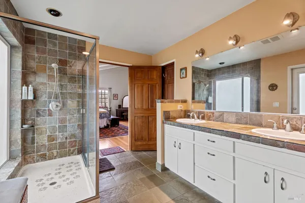 $1,050,000 | 3760 King Ranch Road, Ukiah, CA 95482