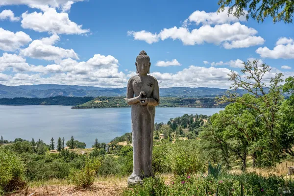 $1,050,000 | 3760 King Ranch Road, Ukiah, CA 95482