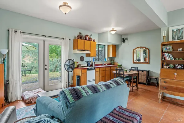 $1,050,000 | 3760 King Ranch Road, Ukiah, CA 95482