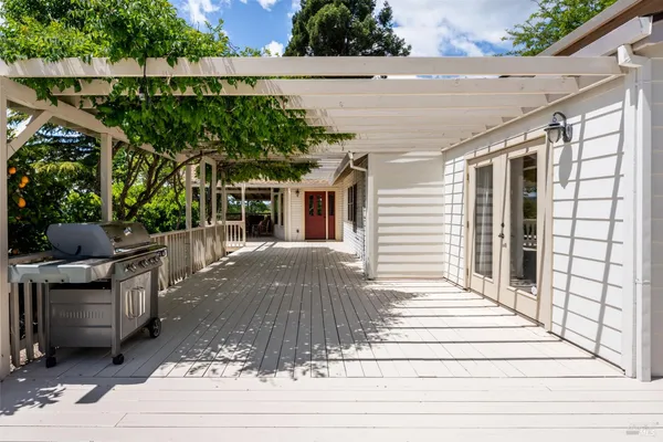 $1,050,000 | 3760 King Ranch Road, Ukiah, CA 95482