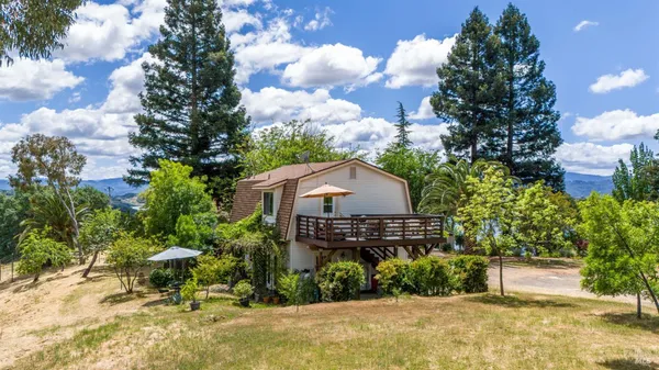 $1,050,000 | 3760 King Ranch Road, Ukiah, CA 95482