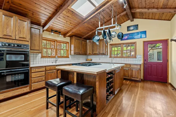 $1,050,000 | 3760 King Ranch Road, Ukiah, CA 95482