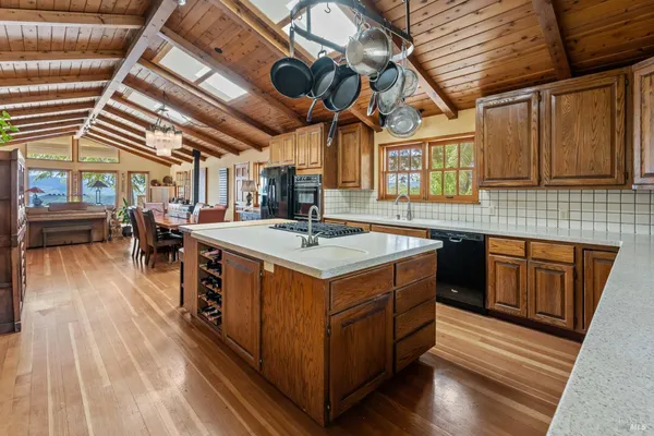 $1,050,000 | 3760 King Ranch Road, Ukiah, CA 95482