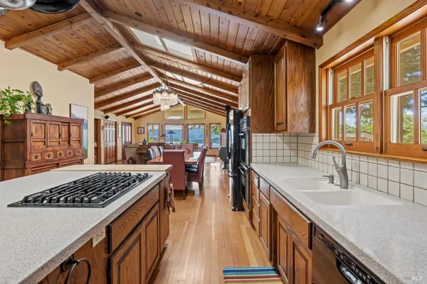 $1,050,000 | 3760 King Ranch Road, Ukiah, CA 95482