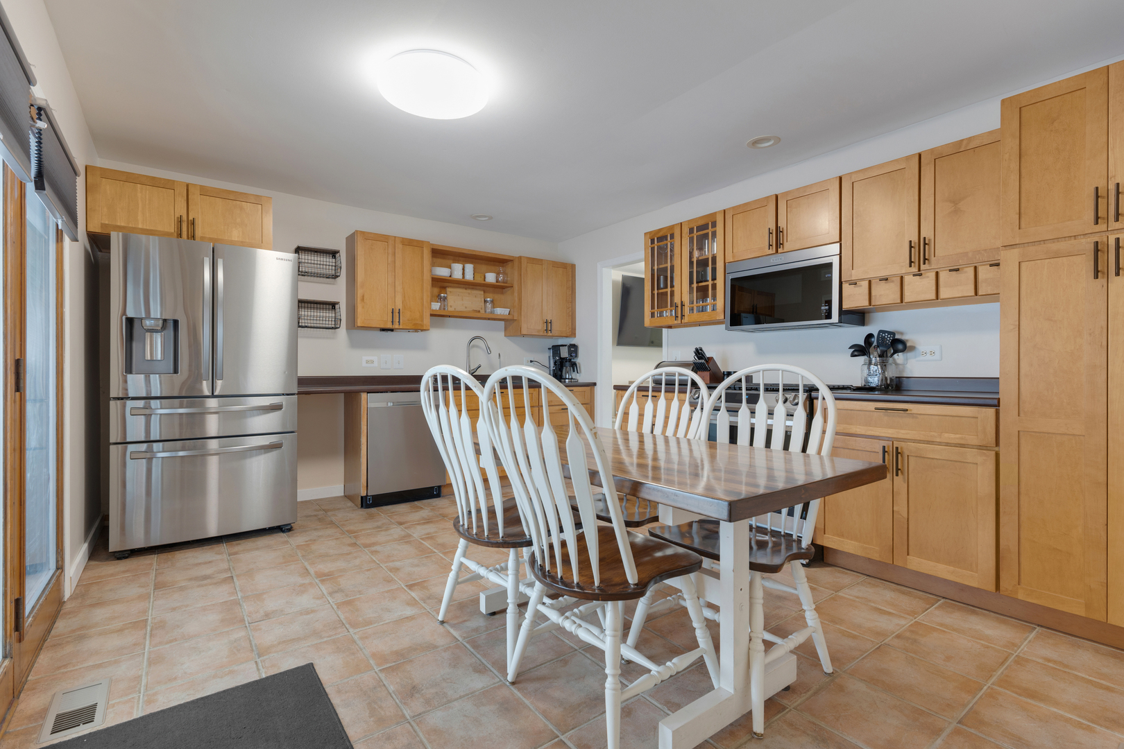 2912 Grove Lane Cary, IL 60013 - Photo 11 of 27 Gallery Image 11
