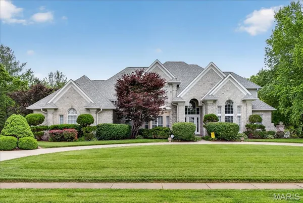 $850,000 | 137 Longmeade Drive, O'Fallon, IL 62269