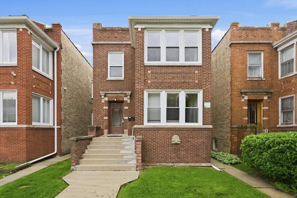 $2,600 | 5039 West Cullom Avenue, Unit 2, Chicago, IL 60641