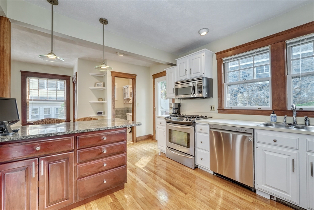 66 Richardson Road Melrose, MA 02176 - Photo 6 of 41 Gallery Image 6