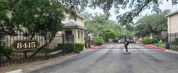 $1,250 | 8415 Fredericksburg Road, Unit 401, San Antonio, TX 78229