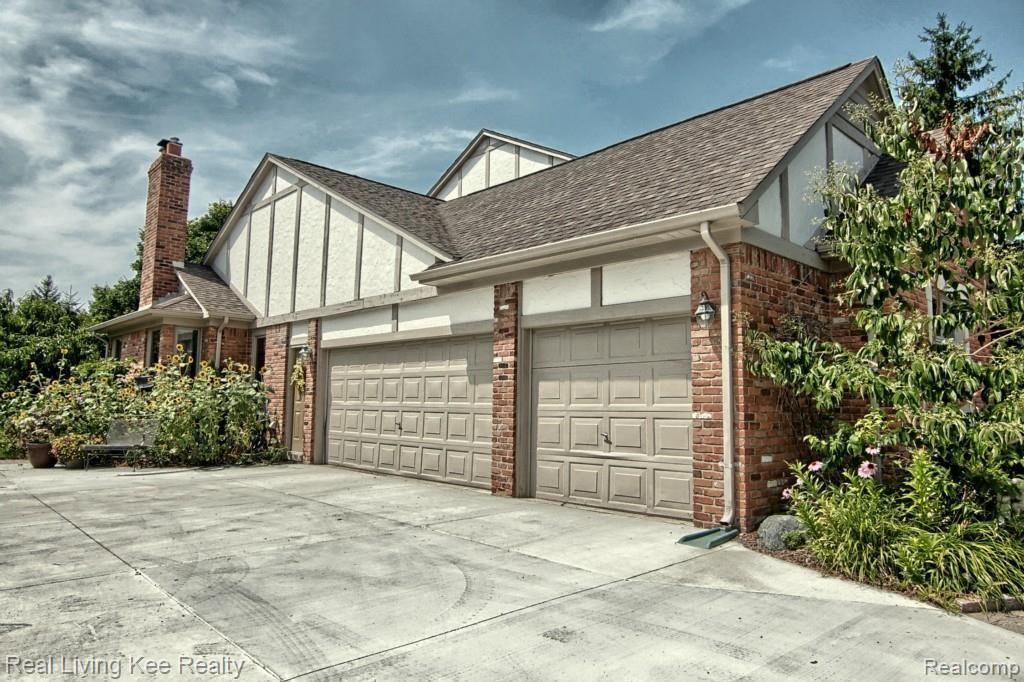 1749 Old Homestead Drive Rochester, MI 48306 - Photo 47 of 47 3_Car_Garage.jpg