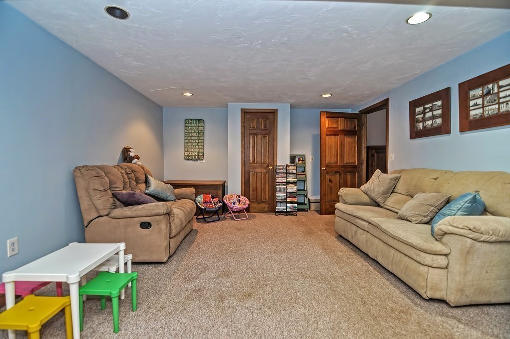 36 Emerson Road Walpole, MA 02032 - Photo 23 of 29