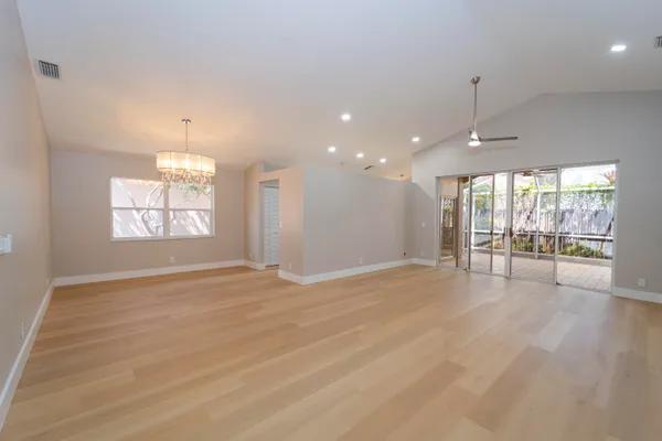 $649,900 | 6185 Northwest 77th Place, Parkland, FL 33067