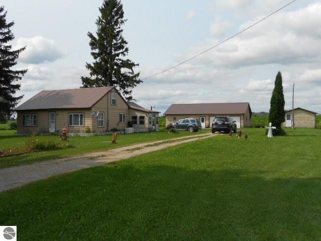 1282 West St Charles Road Ithaca, MI 48847 - Photo 22 of 28 1788497-21.JPG