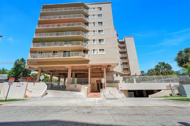 $249,000 | 102 Southwest 6th Avenue, Unit 305, Miami, FL 33130