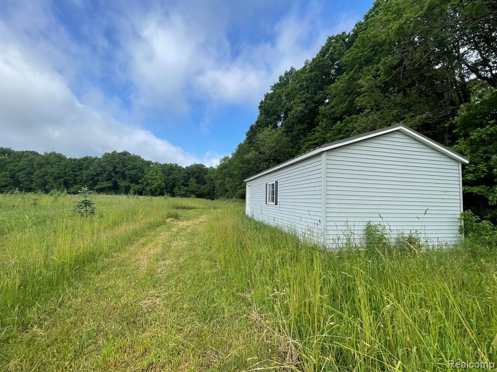 8 North Tipsico Lake Road Highland, MI 48357 - Photo 6 of 18
