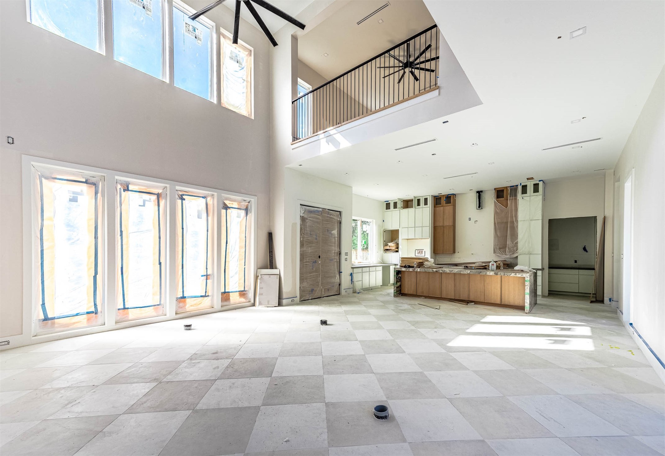 408 West 30th Street Houston, TX 77018 - Photo 20 of 27 a view of an entryway with a livingroom