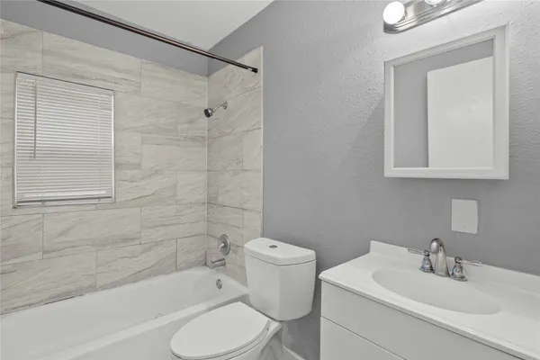 $1,300 | 1101 8th Avenue North, Texas City, TX 77590