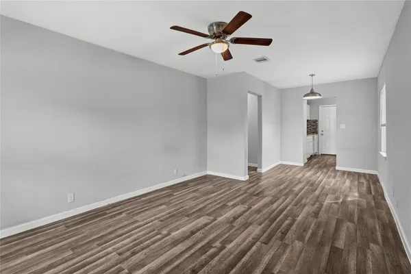 $1,300 | 1101 8th Avenue North, Texas City, TX 77590