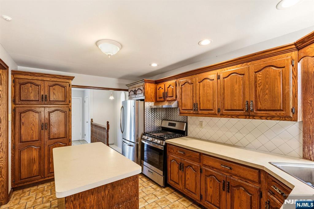 25 Corsi Road Bloomfield, NJ 07003 - Photo 9 of 29 Gallery Image 9