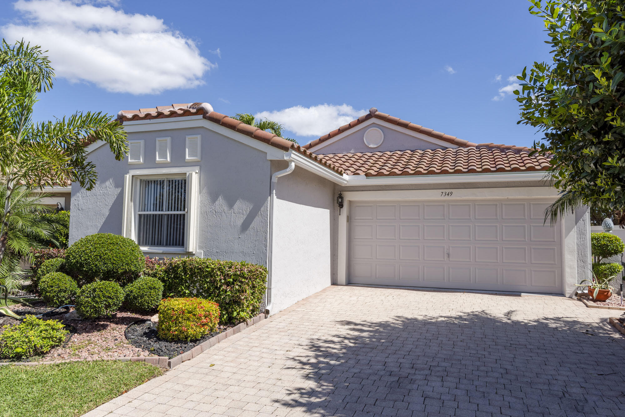 7349 Chorale Road Boynton Beach, FL 33437 - Photo 3 of 32 008