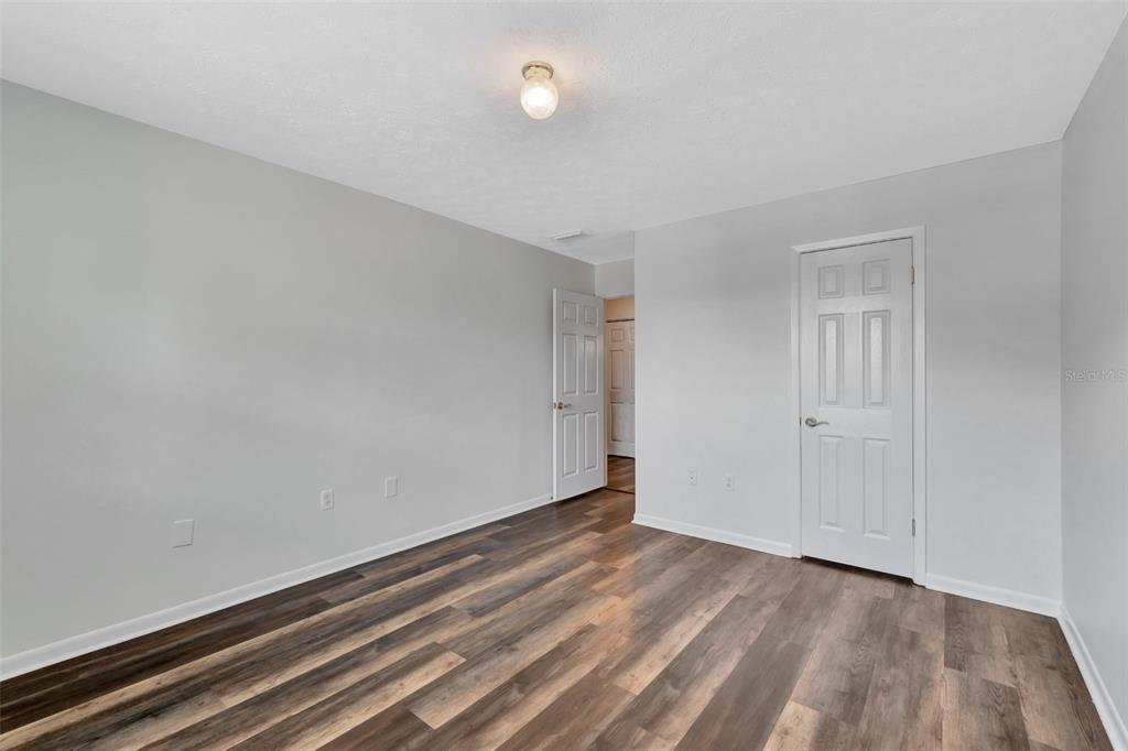 4216 Lake Underhill Road, Unit 6A28 Orlando, FL 32803 - Photo 15 of 18 a view of an empty room