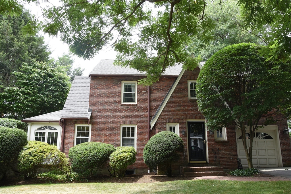 20 Shaw Road Wellesley, MA 02481 - Photo 2 of 28